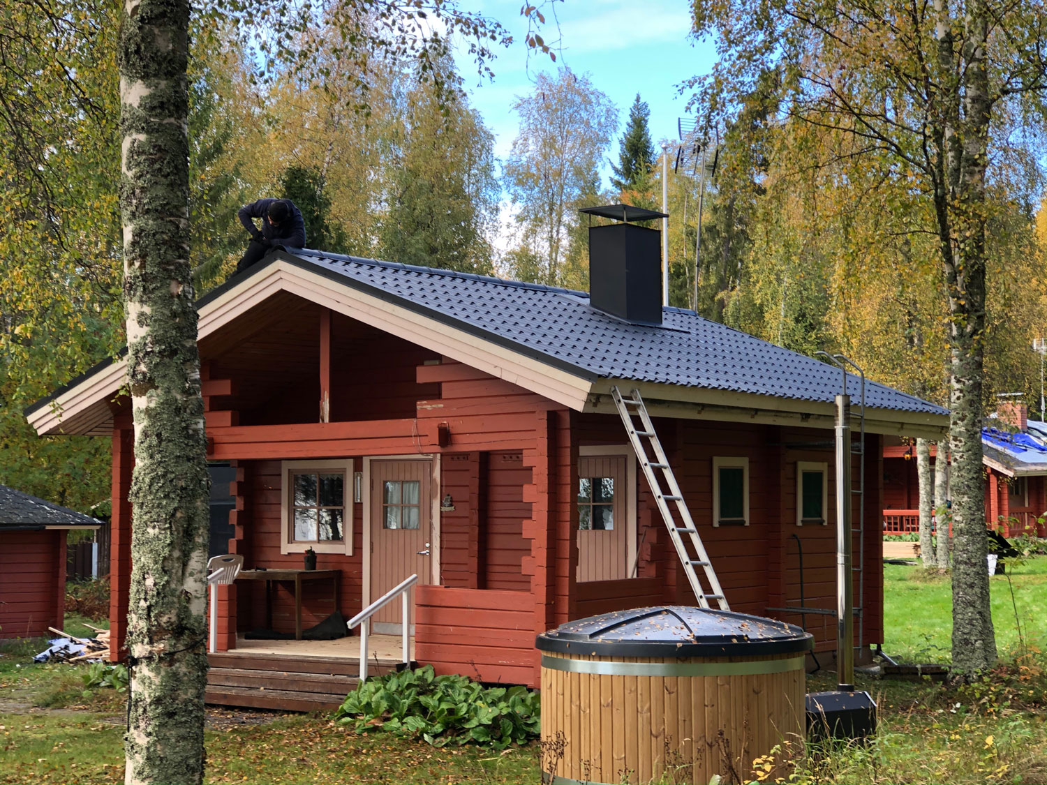 Hirsimökin kattoremontti – Pohjois-Pohjanmaa