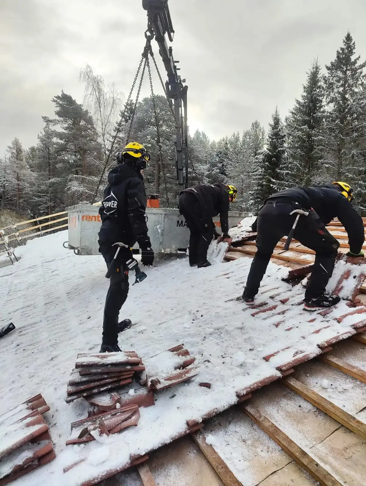 Uusittu peltikatto Raahen rannikkoseudulla