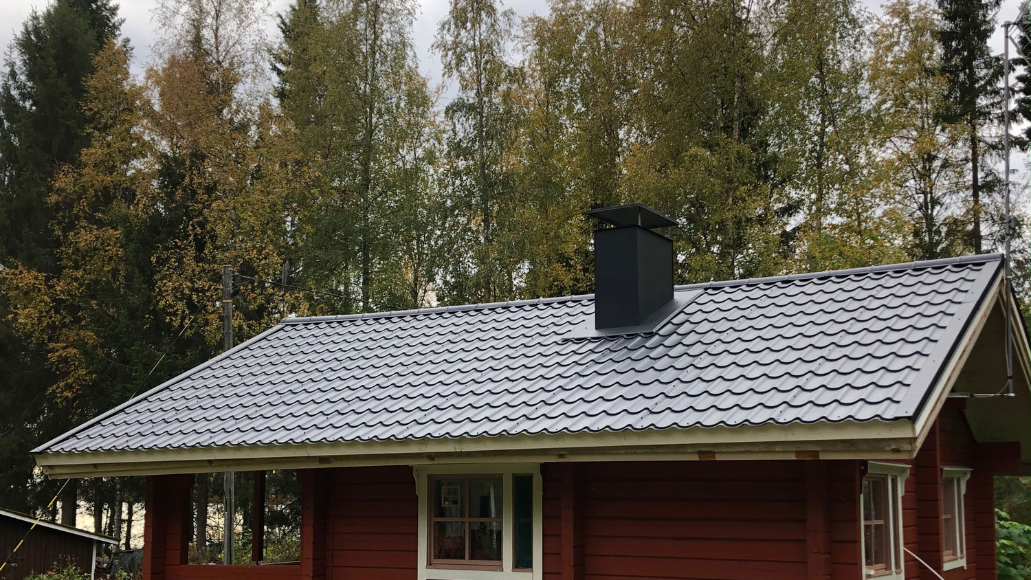 Kattoremontti mökille, Oulun seudulla.